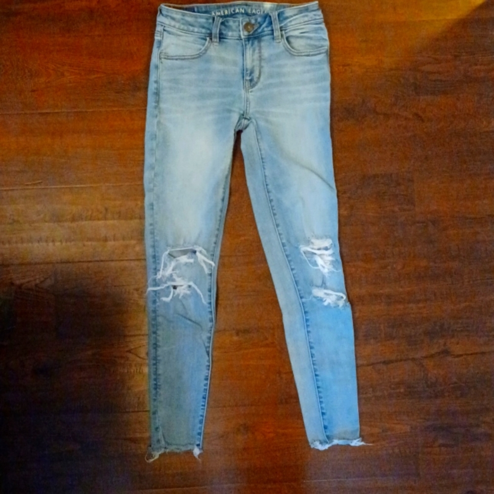 American Eagle Distressed Super Stetch Jeggings